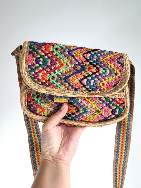 M.M.M Artesanías Multicolor Woven Crossbody Bag I Boho Festival Hippie Style - Picture 1 of 6